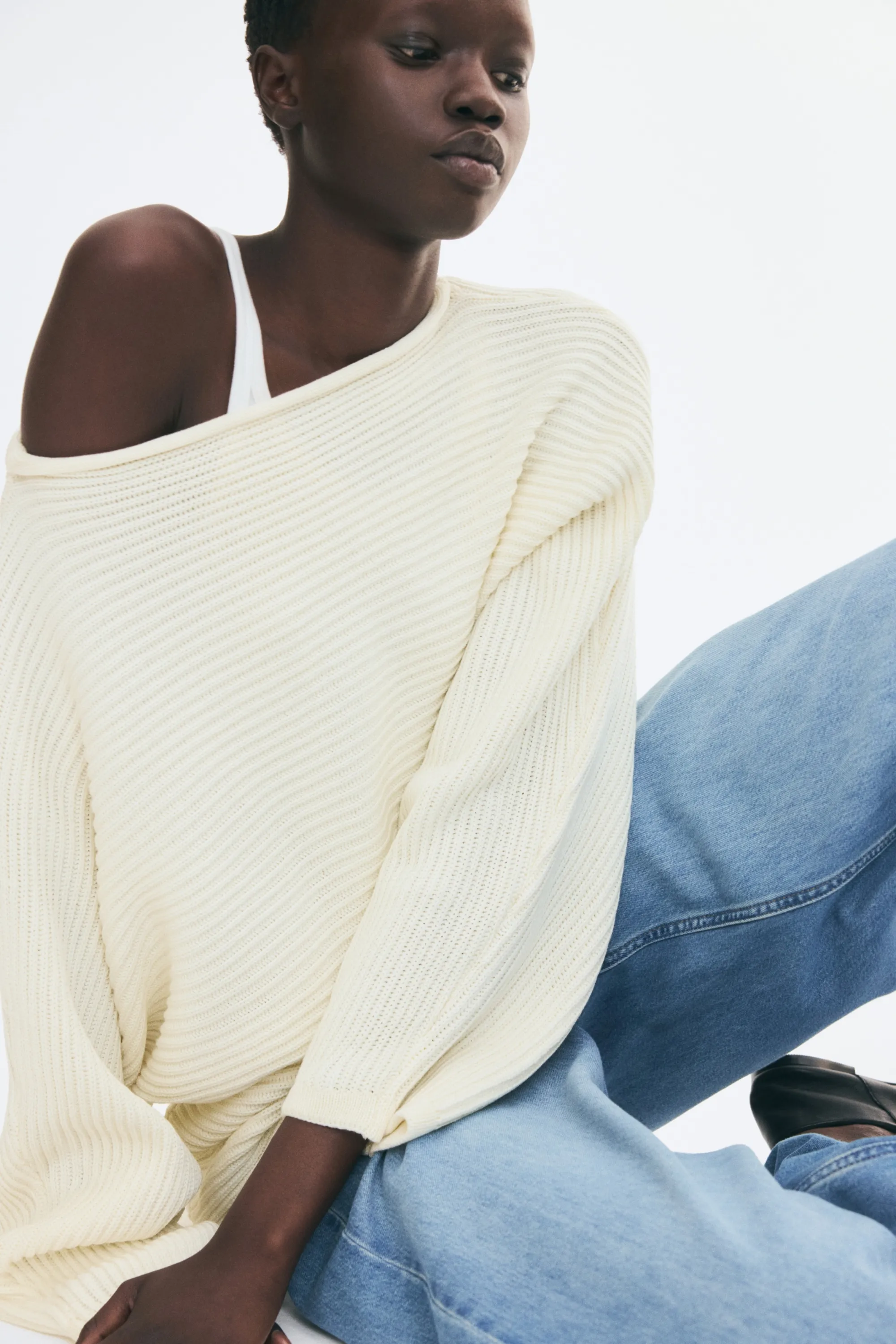 Pull en maille côtelée avec encolure bateau - Crème