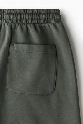 Short Regular Fit en molleton - Vert ancien foncé — photo 4