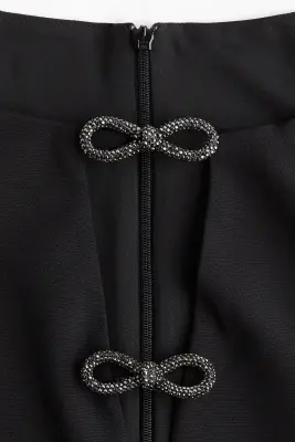 Robe ornée de nœuds - Noir