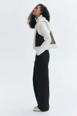Veste sans manches avec finitions duveteuses - Marron foncé — photo 3