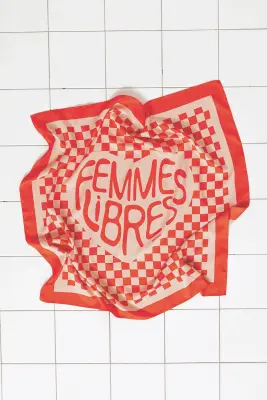 FOULARD FEMMES LIBRES 8 MARS — photo 2