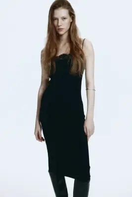 Robe avec dentelle - Noir — photo 1