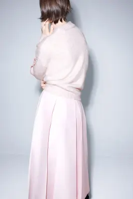 Pull avec nœuds appliqués - Rose clair — photo 3