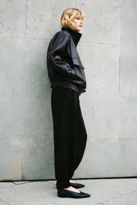 Pantalon plissé à jambes ballon - Noir — photo 2