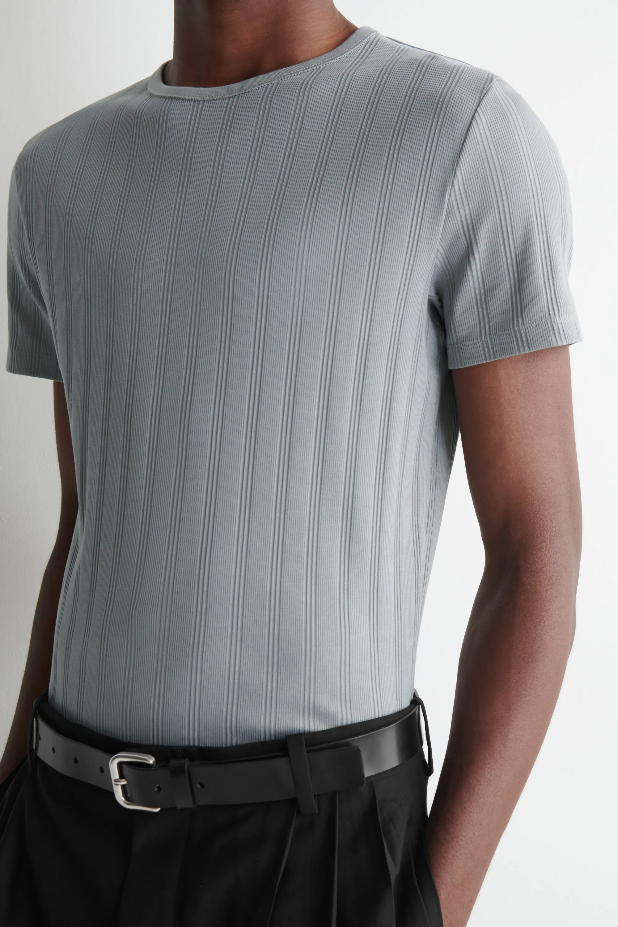 T-SHIRT SLIM EN COTON À CÔTES LARGES - GRIS