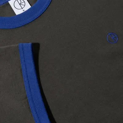 tee shirt Polar ringer – dirty black / egyptian blue — photo 3