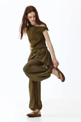 Top asymétrique avec détail noué - Vert kaki foncé — photo 3