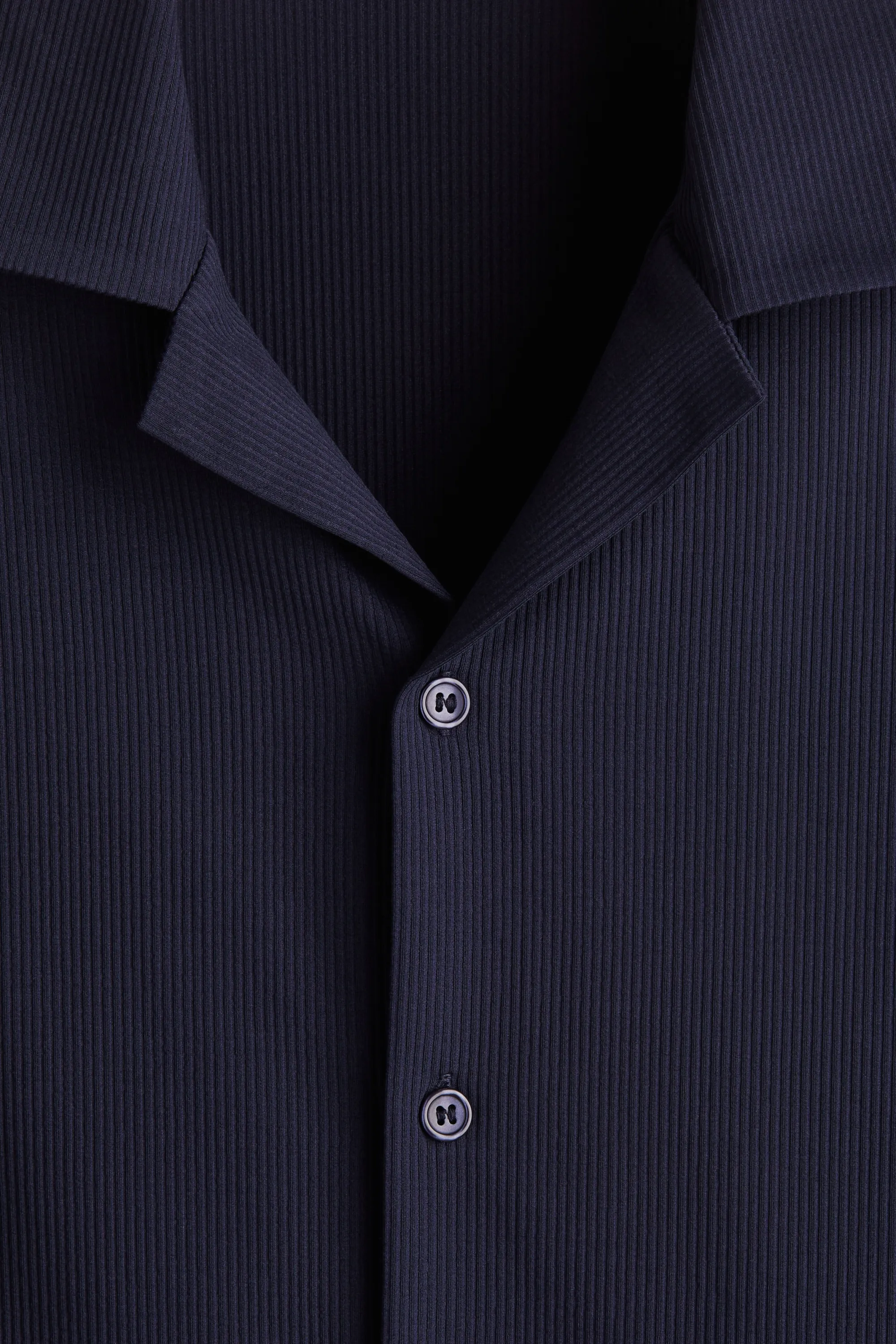 Chemise côtelée Regular Fit avec col cubain - Bleu marine