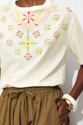 T-shirt brodé Femme — photo 5