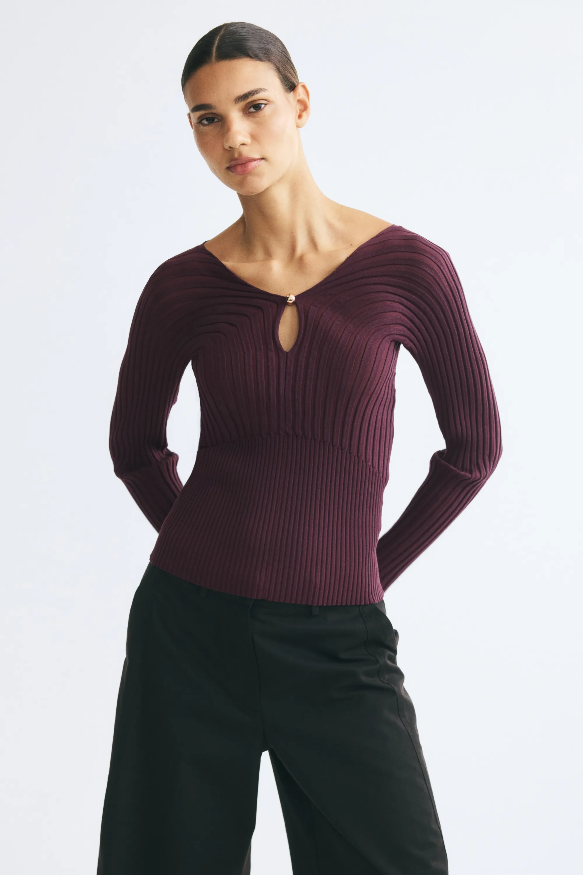 Top en maille côtelée avec encolure en V - Violet foncé