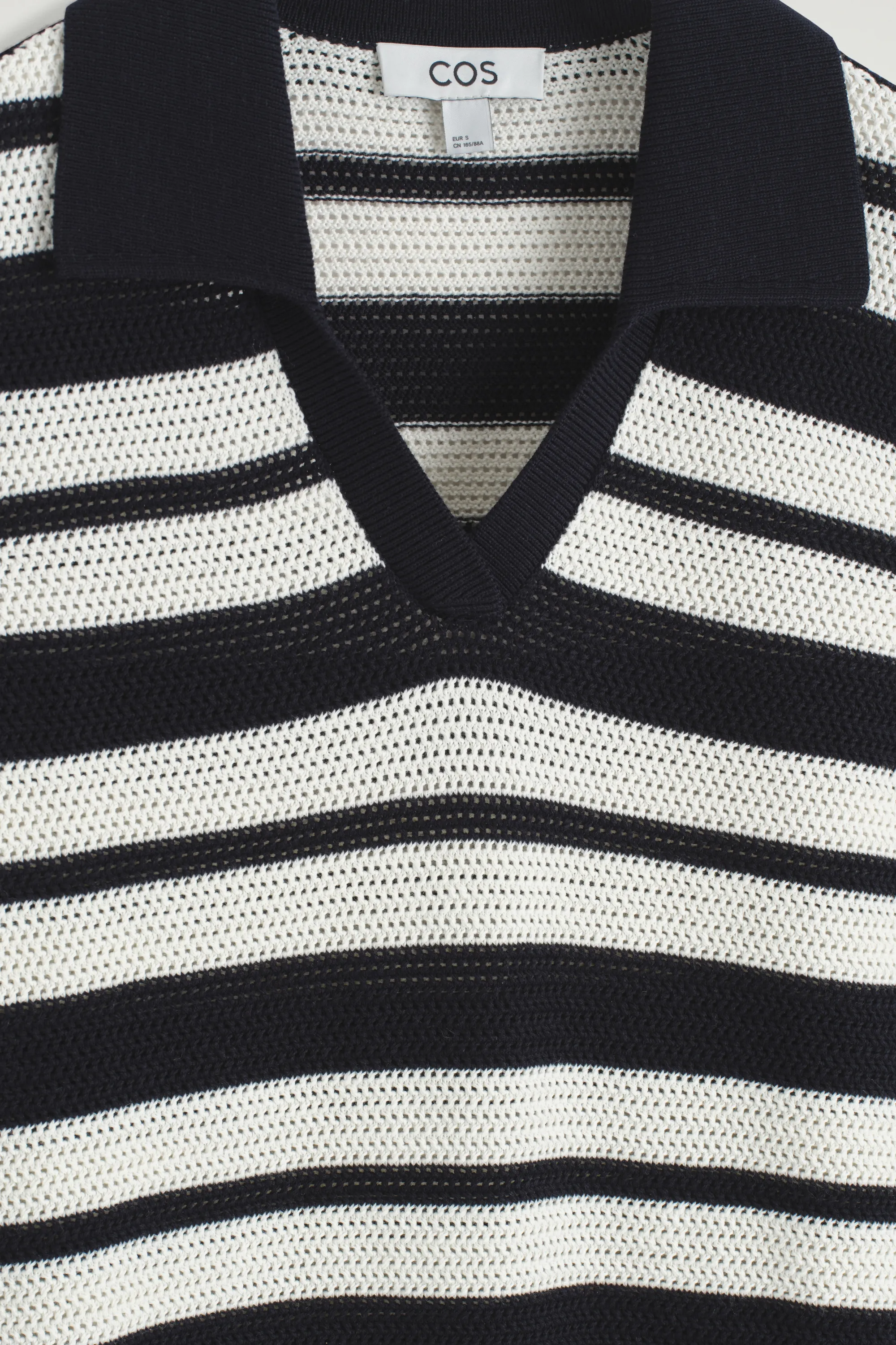 ROBE COURTE FAÇON POLO EN MAILLE AJOURÉE - BLANC / RAYURES