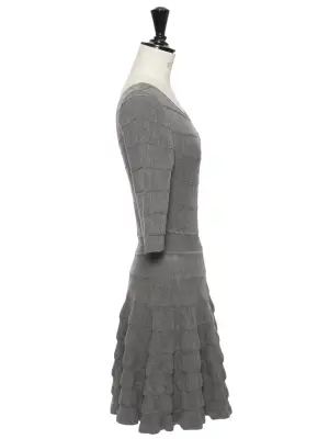 Robe fit and flare manche 3/4 en 100% laine gris clair Prix boutique 4400€ Taille 34/36 — photo 5