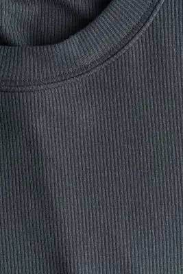 T-shirt côtelé en viscose - Gris foncé — photo 4