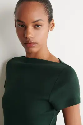 T-SHIRT SLIM EN COTON À COL BATEAU - VERT FONCÉ — photo 2