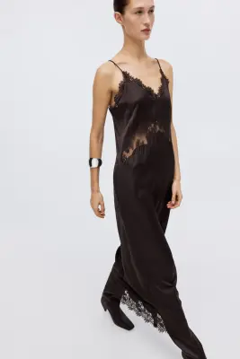 Robe à bretelles fines avec dentelle - Marron foncé — photo 4