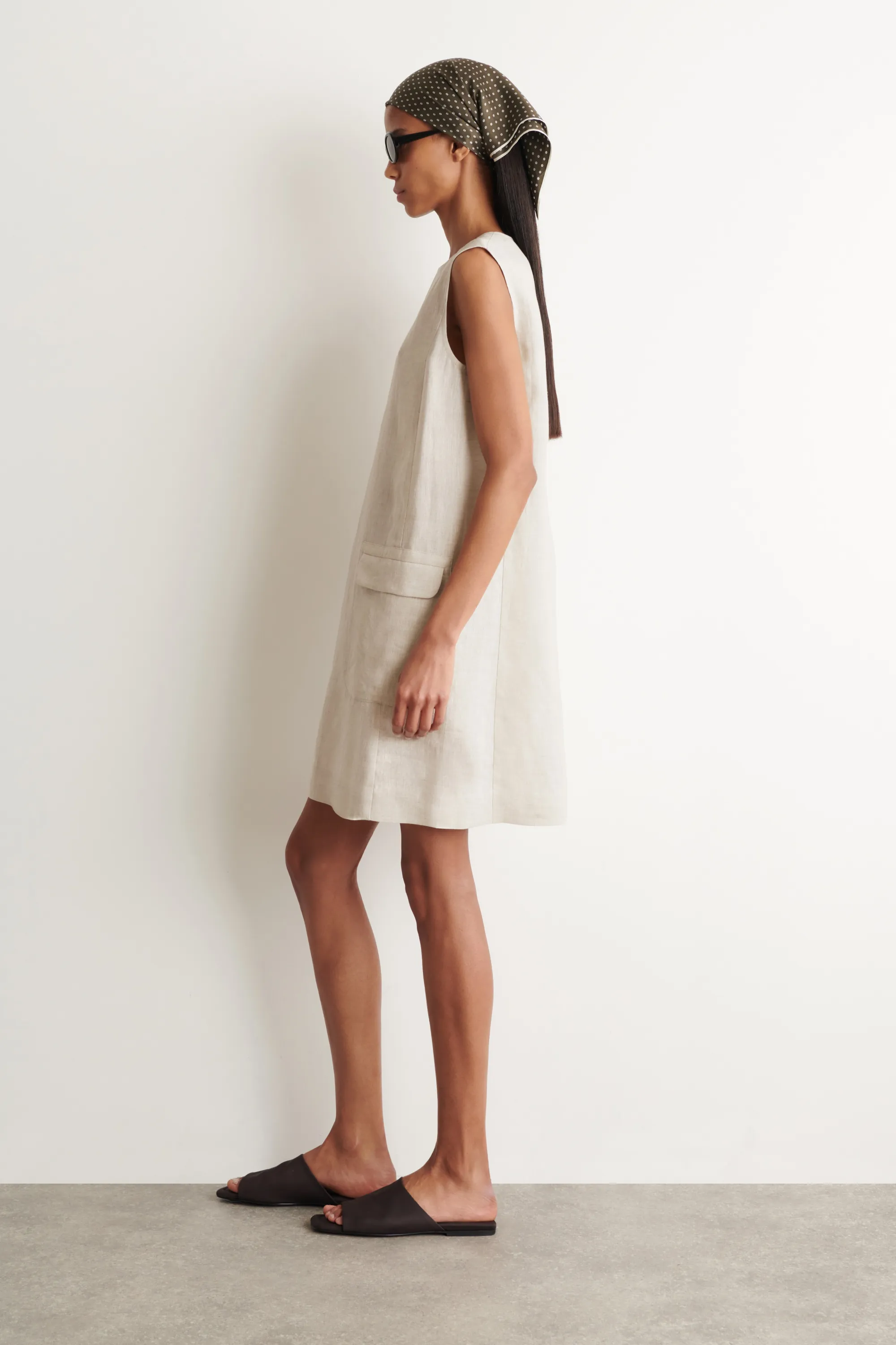 ROBE COURTE DROITE EN LIN - NON TEINT / BEIGE