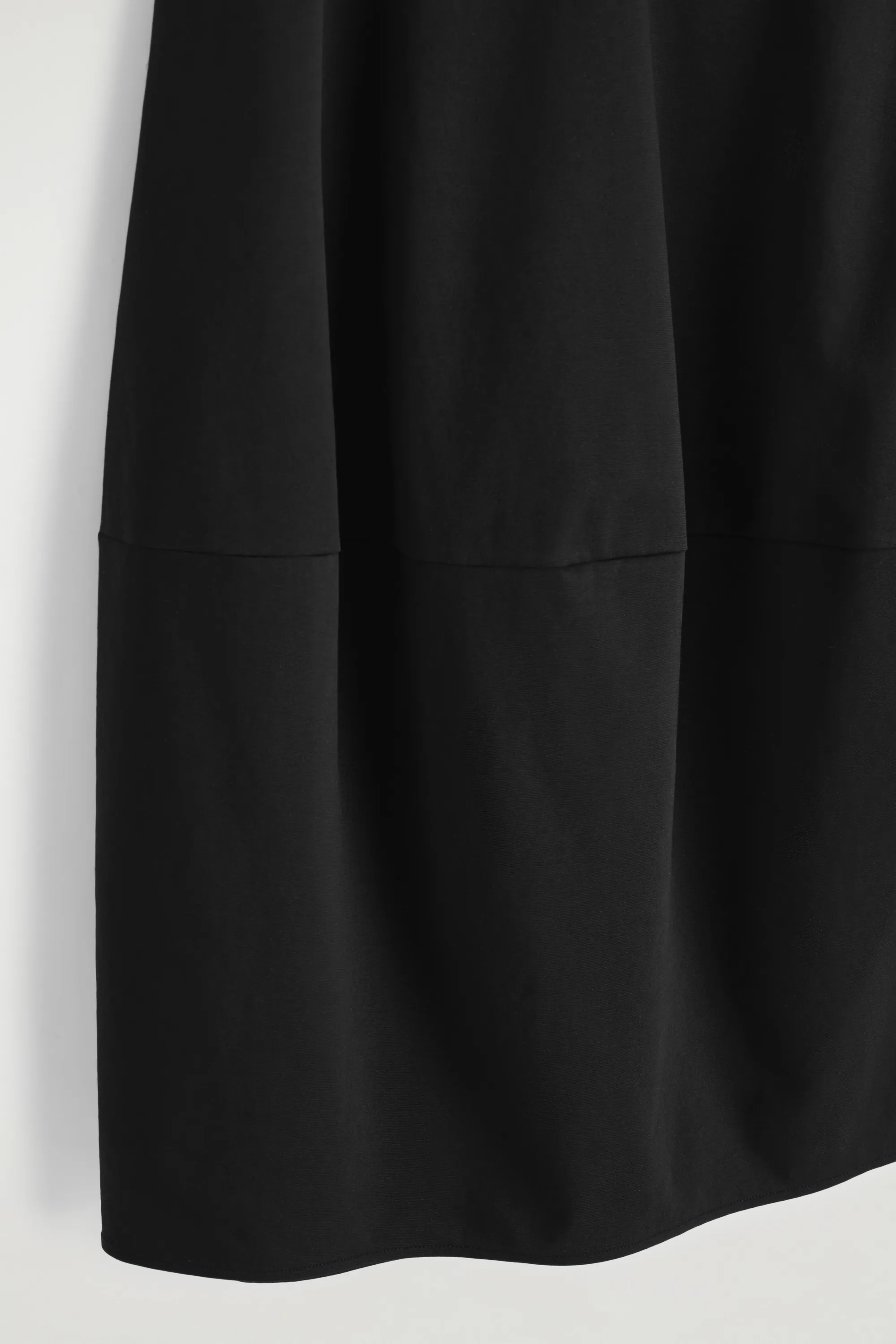 JUPE MIDI SILHOUETTE ARRONDIE EN COTON - NOIR