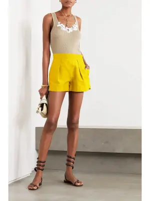 Short taille haute à pinces en crêpe jaune vif Prix boutique 490€ Taille 36 — photo 3