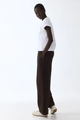 Pantalon jogger en interlock avec jambes larges - Marron foncé — photo 2