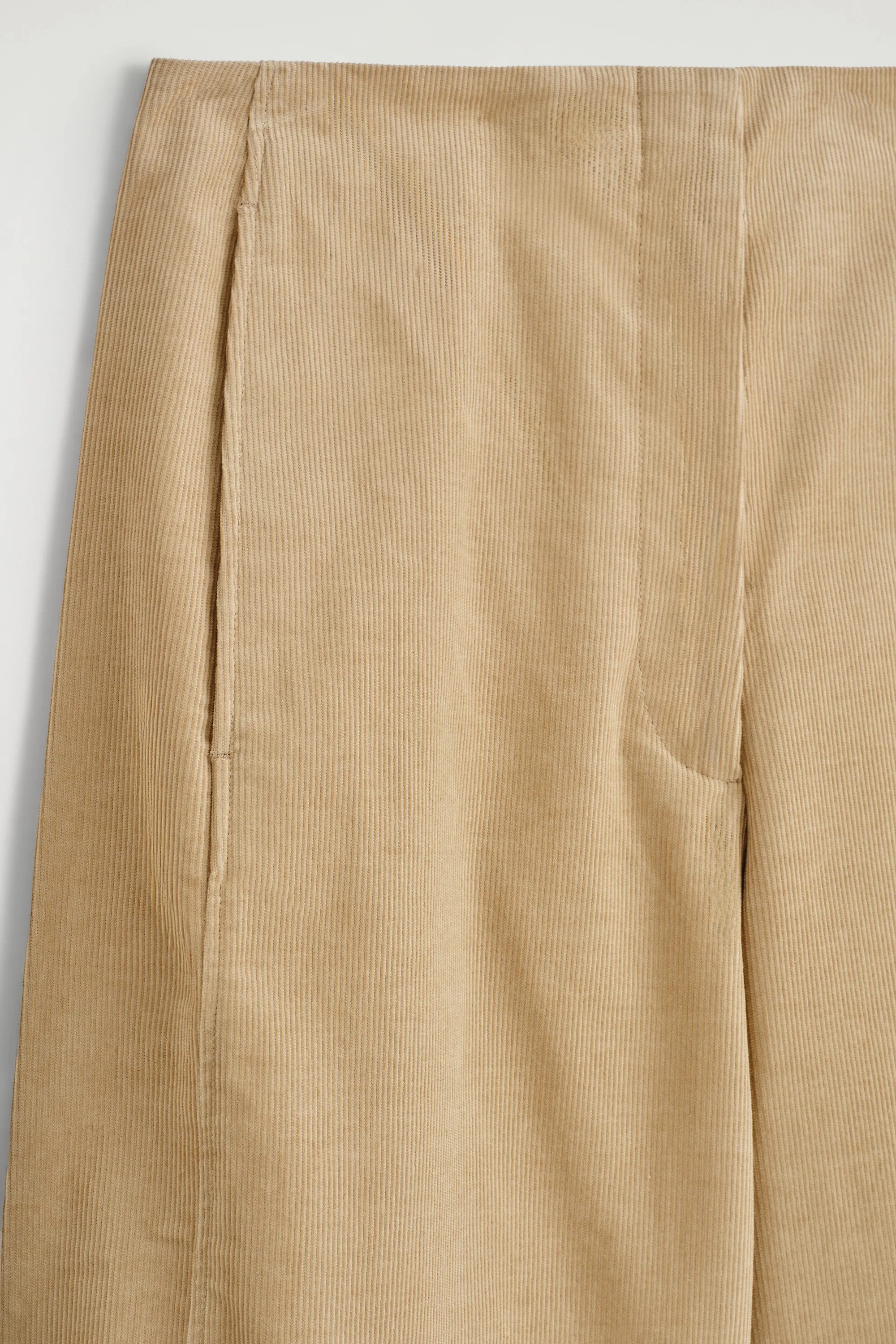 PANTALON BARREL EN VELOURS CÔTELÉ - SABLE
