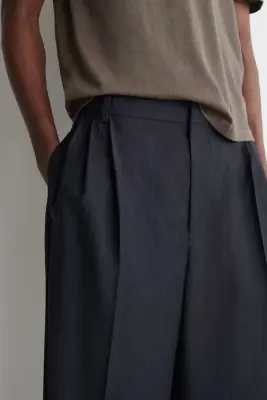 PANTALON LARGE À PLIS DÉCONTRACTÉ - BLEU MARINE / RAYURES FINES — photo 2