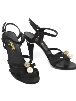 Sandales à talon en satin noir perle et cristal Prix boutique 1500€ Taille 39 — photo 5