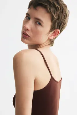 Top en microfibre avec bretelles fines - Marron foncé — photo 5