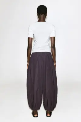PANTALON BALLON EN COTON FLUIDE - BRUN — photo 2