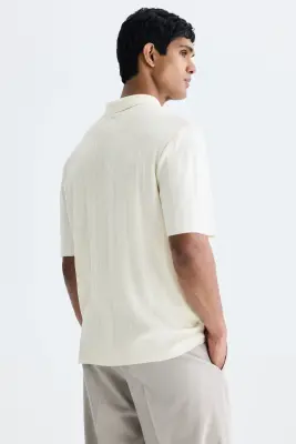 Regular Fit Textured-knit polo shirt - Crème — photo 3