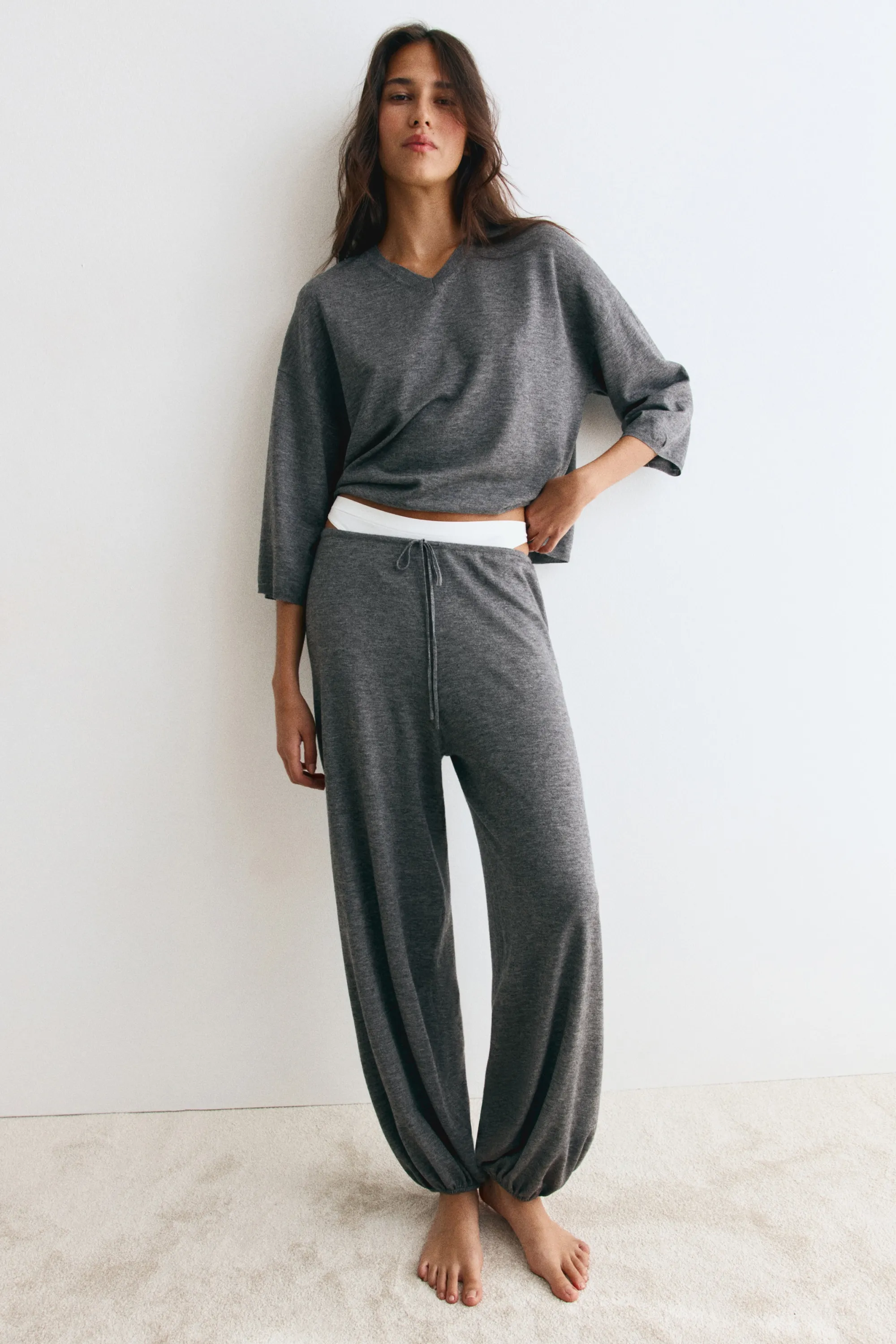 Pull à encolure en V en laine mélangée - Gris foncé chiné