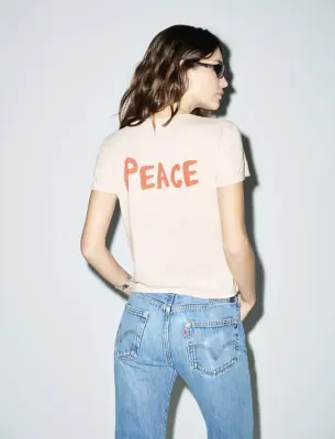 Nouveau ! RE/DONE T-shirt Classic Tee Love And Peace Pink Salt — photo 3