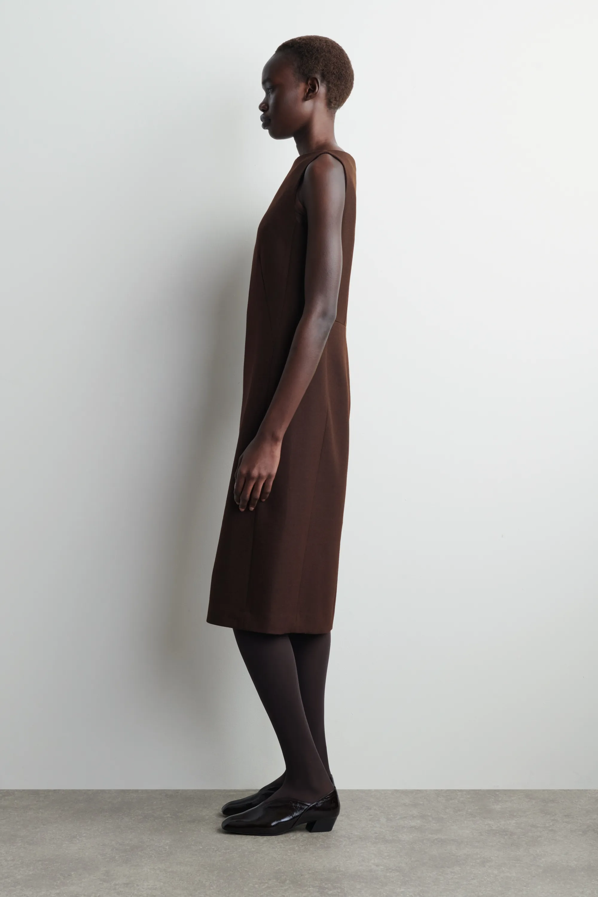 ROBE TAILLEUR MIDI EN LAINE - BRUN