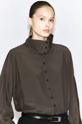 BLOUSE FLUIDE À COL CHEMINÉE - GRIS — photo 3