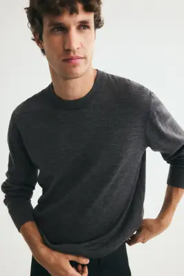 Pull Regular Fit en laine mérinos - Gris foncé chiné — photo 2