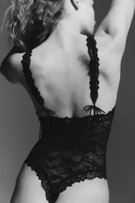 Body string en dentelle - Noir — photo 3