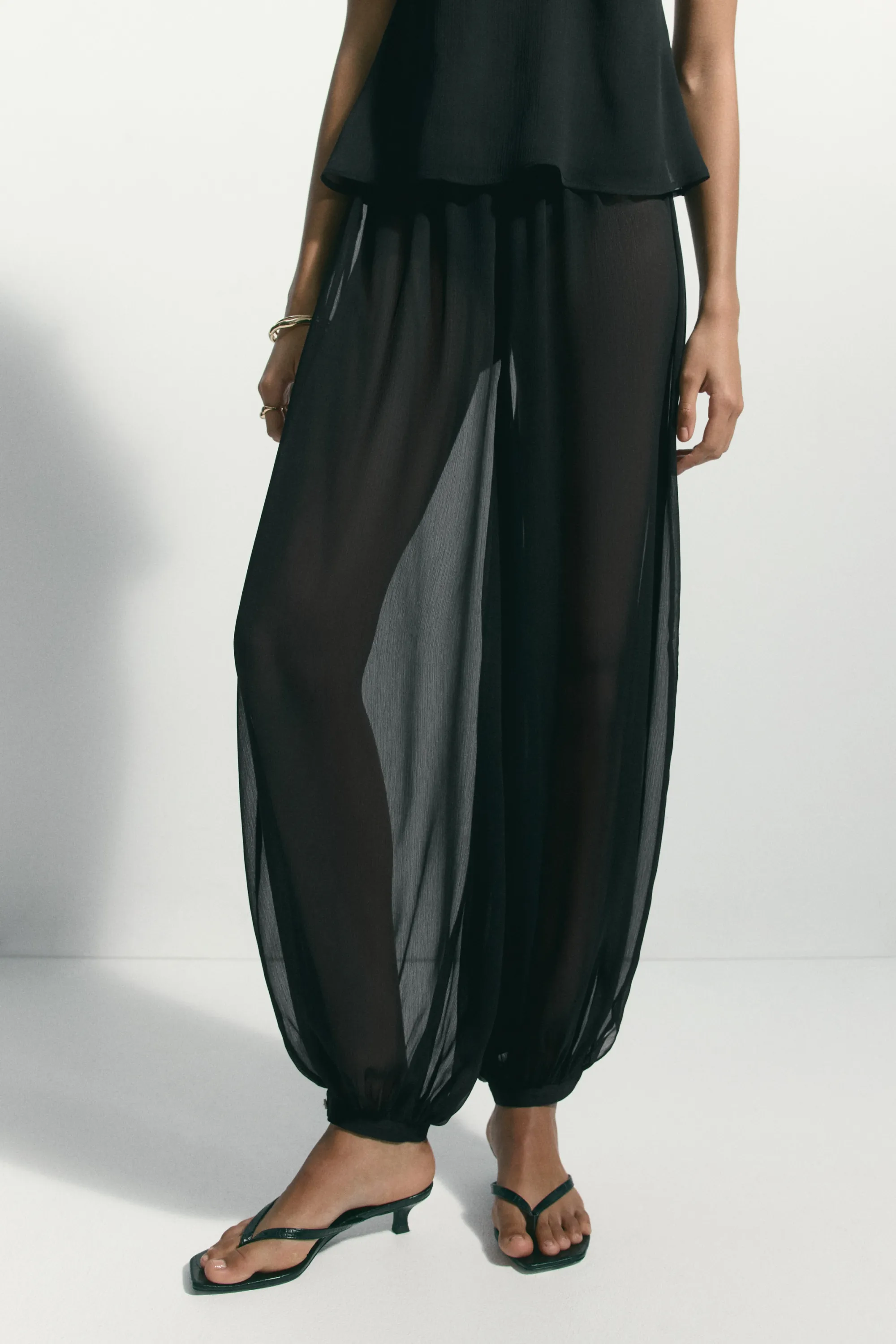 Pantalon avec taille élastique et jambes ballon - Noir