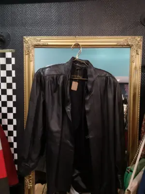 Veste en cuir vintage Pierrot le Loup — photo 1