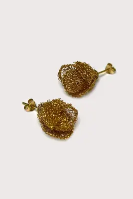 Boucles d’oreilles rose en maille dorée — photo 3
