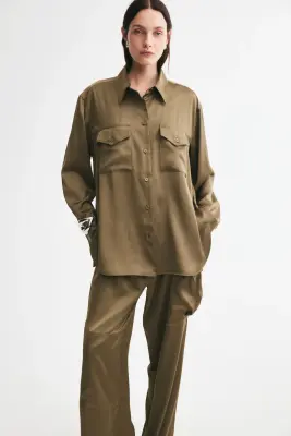 Chemise oversize en satin - Vert kaki — photo 1