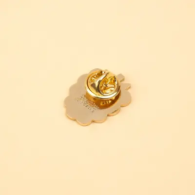 Pin's Framboise Coucou Suzette — photo 4
