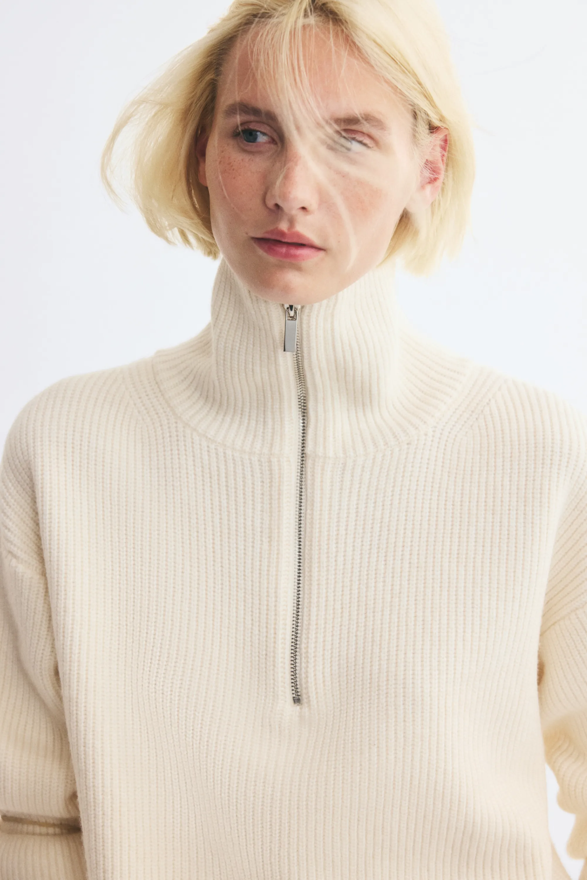 Pull long à col zippé - Beige clair