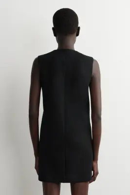 ROBE DROITE COURTE ET BOUTONNÉE EN LAINE MÉRINOS - NOIR — photo 3