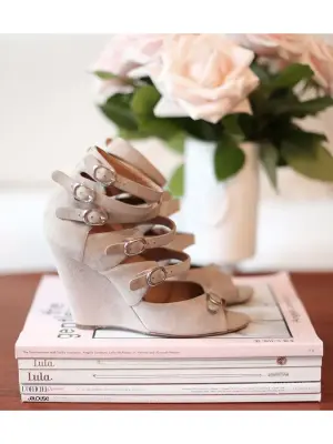 Sandales multi-strap compensées en suède beige rosé Prix boutique 600€ Taille 36,5 — photo 3