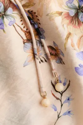 Robe oversize avec épaules nues - Beige clair/fleuri — photo 3