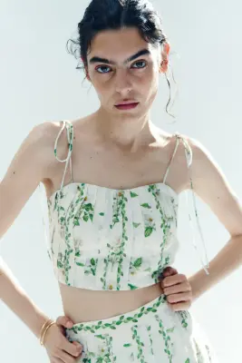 Crop top plissé en lin mélangé - Ivoire/fleuri — photo 2