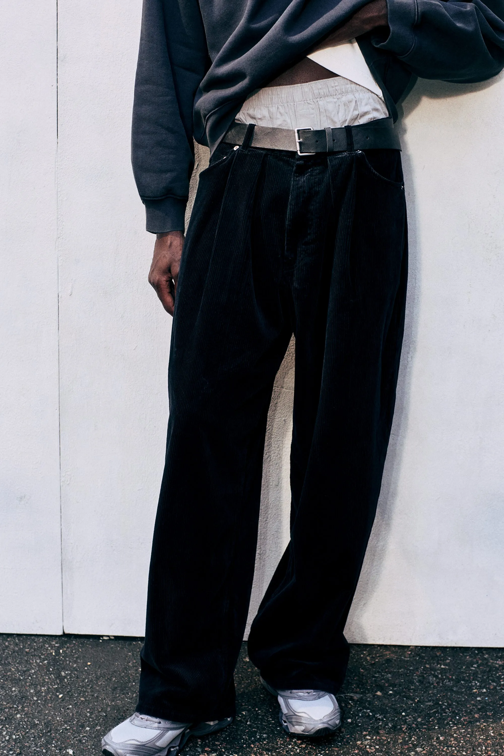 Pantalon baggy plissé en velours côtelé - Noir