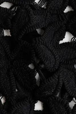 Top façon crochet avec bretelles fines - Noir — photo 3