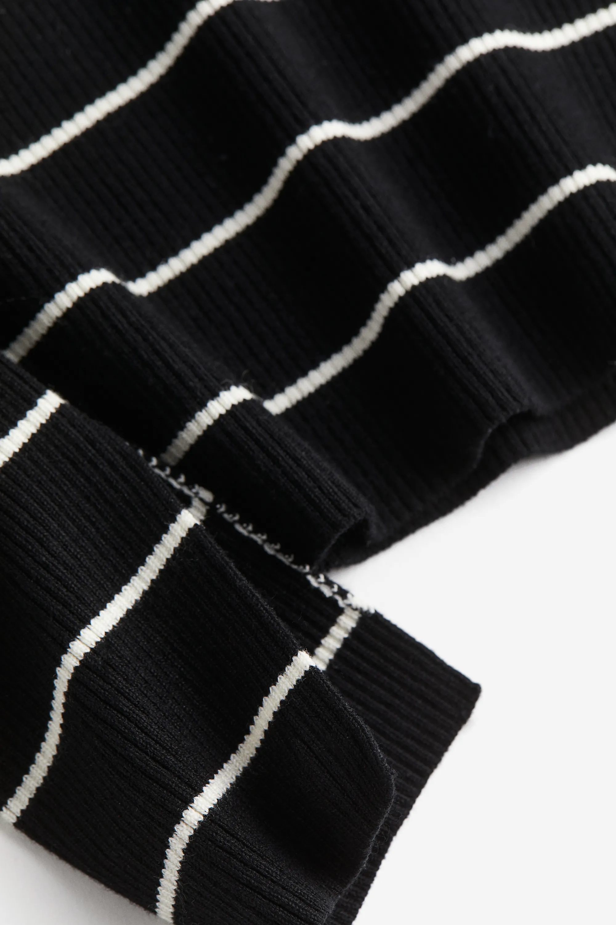 Top en maille côtelée - Noir/rayures blanches