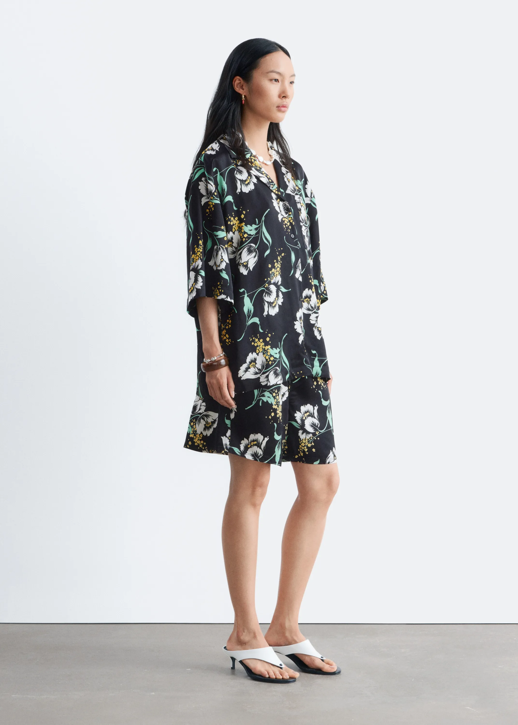 Chemise décontractée oversize - Noir à motif fleuri