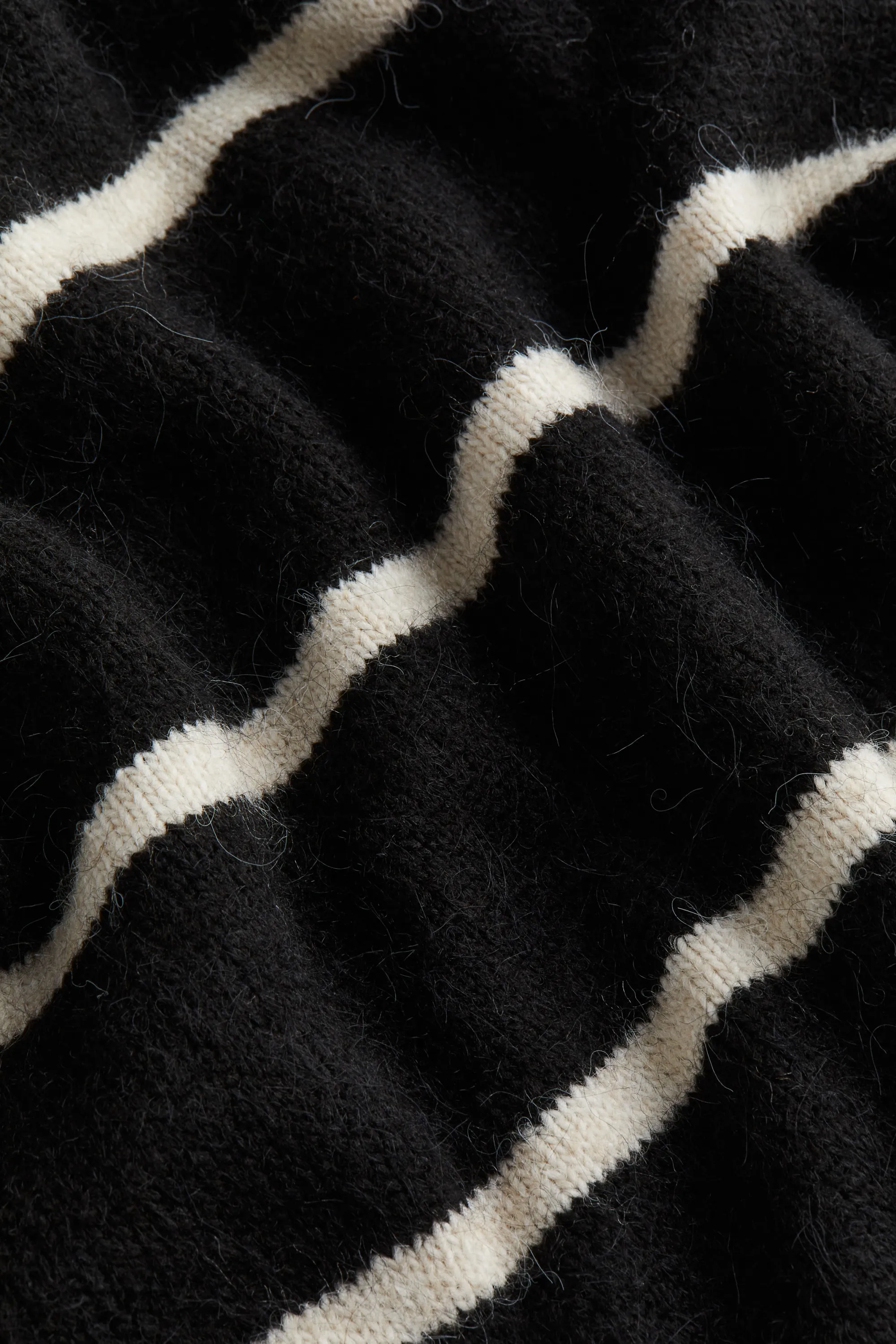 Robe à col cheminée - Noir/rayé